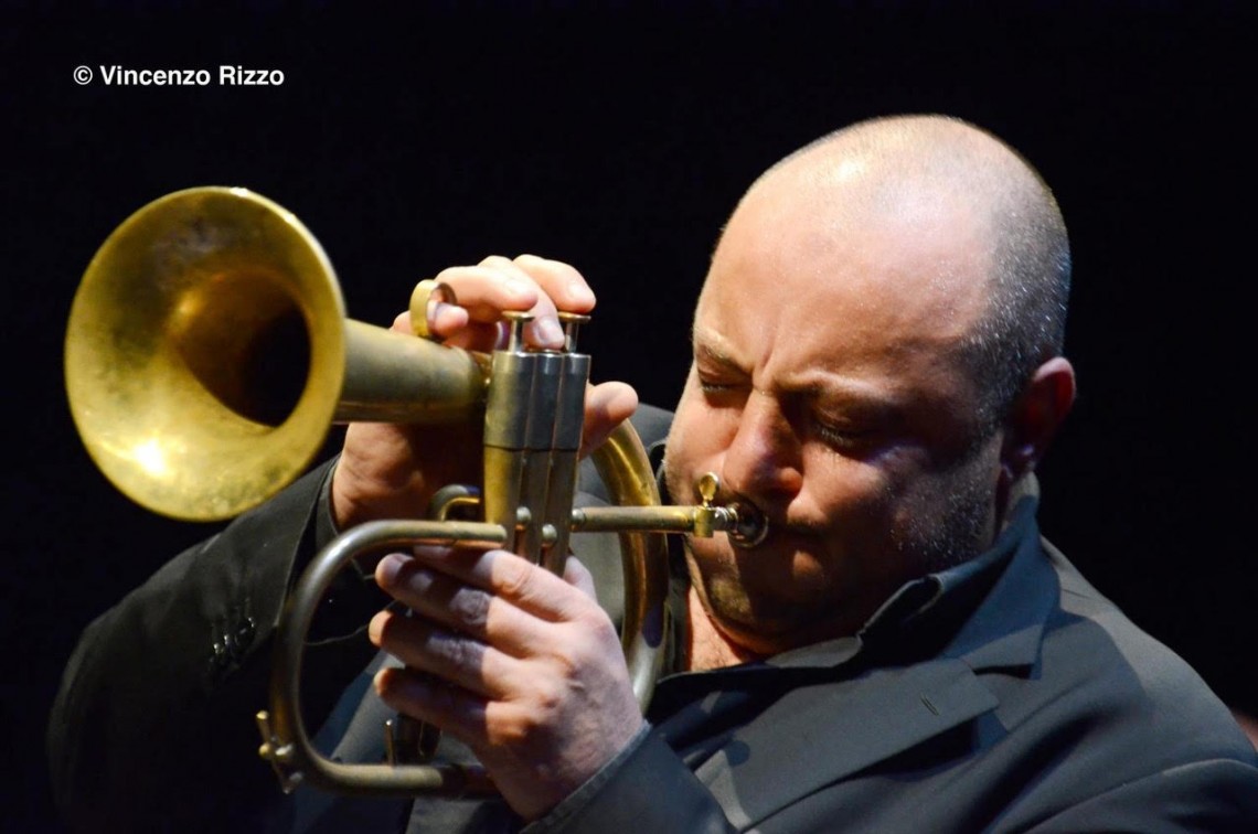 Giovanni Amato, Dario Deidda e Pietro Lussu portano i grandi “poeti del jazz” in concerto a Gambatesa per il Festival diffuso Borgo in Jazz