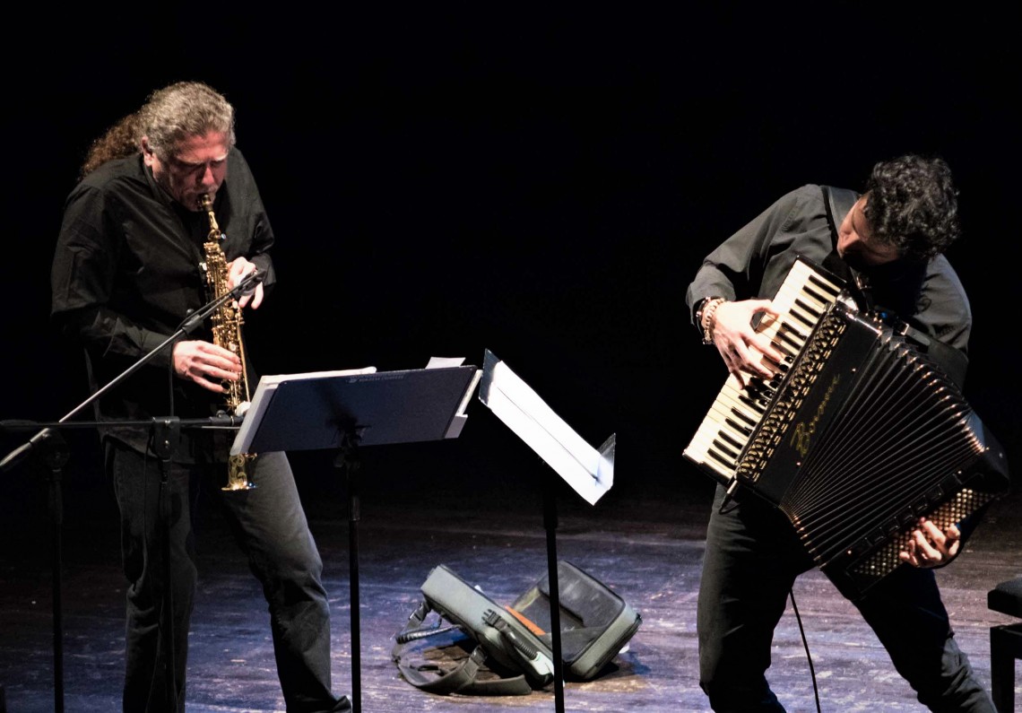 Tappa a Ripalimosani per il Festival diffuso Borgo in Jazz con il grande duo formato dal sassofonista Javier Girotto e Vince Abbracciante